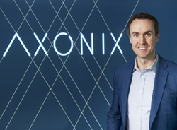 Simon Birkenhead, de Axonix
