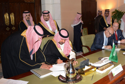 Firma de contrato de Indra en Riad