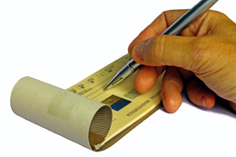 Falsificación de cheques, de Pixabay