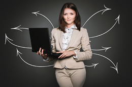 Mujer directiva jóven, de Pixabay