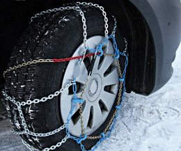 Neumáticos en la nieve, de Pixabay